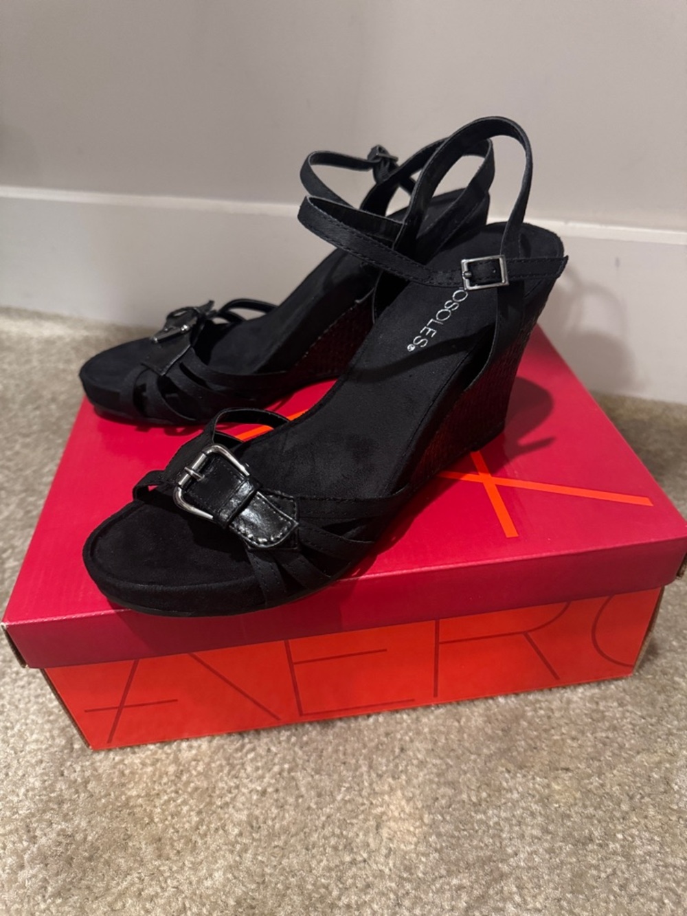 AEROSOLES Black Strappy Buckle Block Heel Sandals - Picture 3 of 5